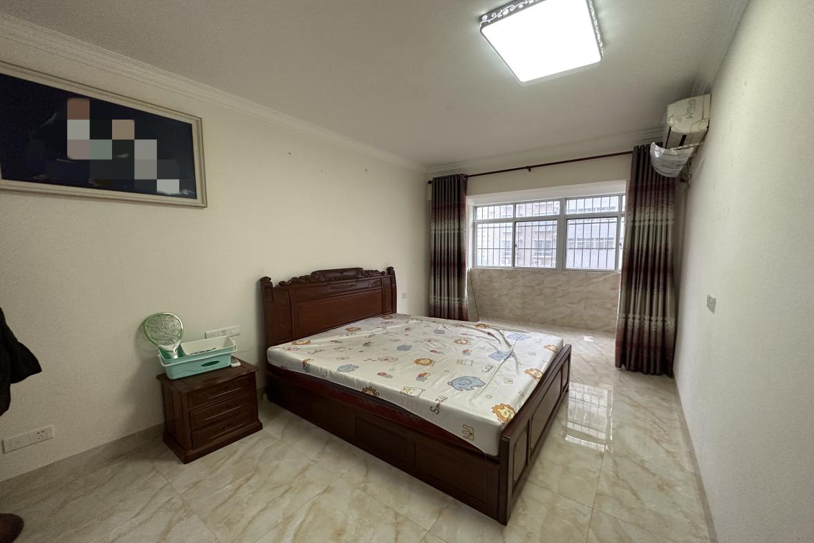 学苑公寓  3室2厅2卫   3500.00元/月室内图1