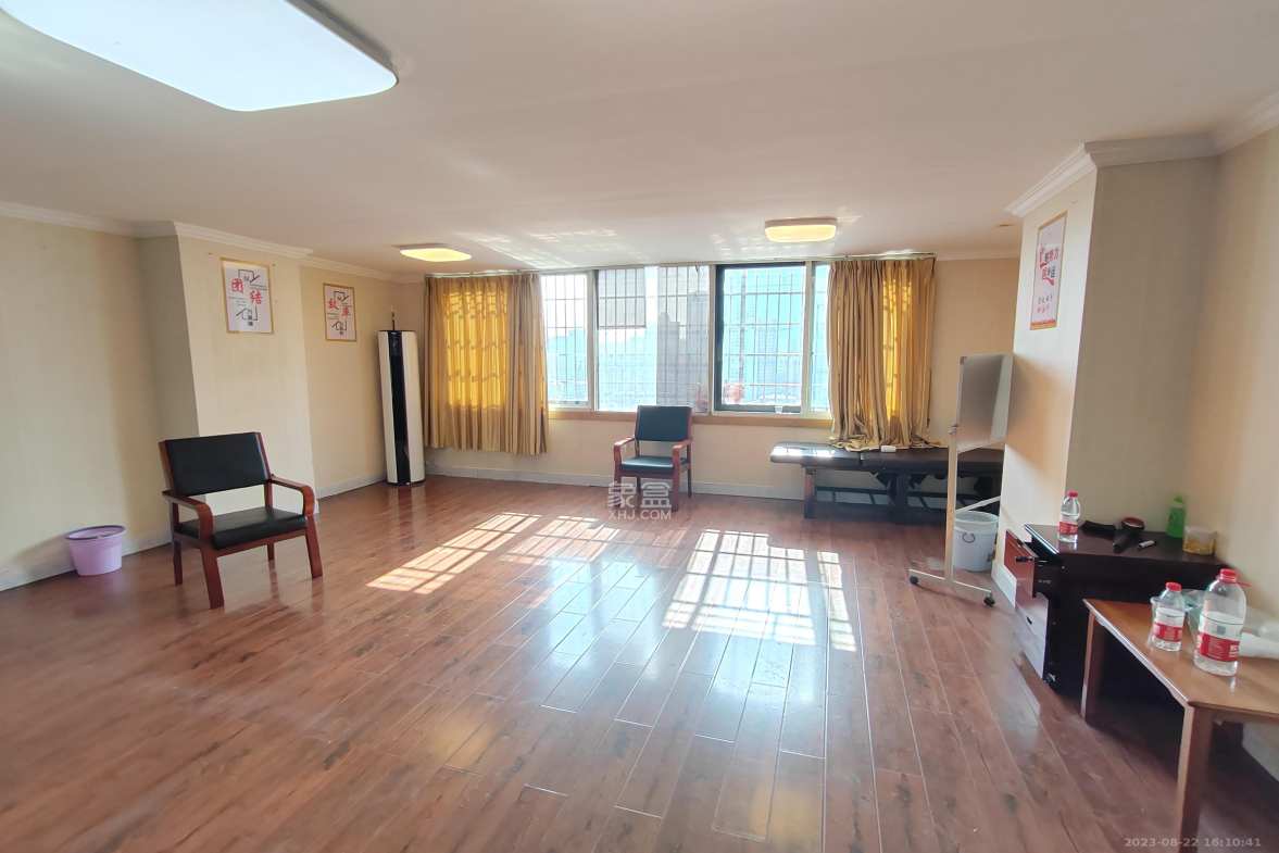 新富城 2室2厅1卫 3500.0元/月 新富城 2室2厅1卫 3500.0元/月室内图