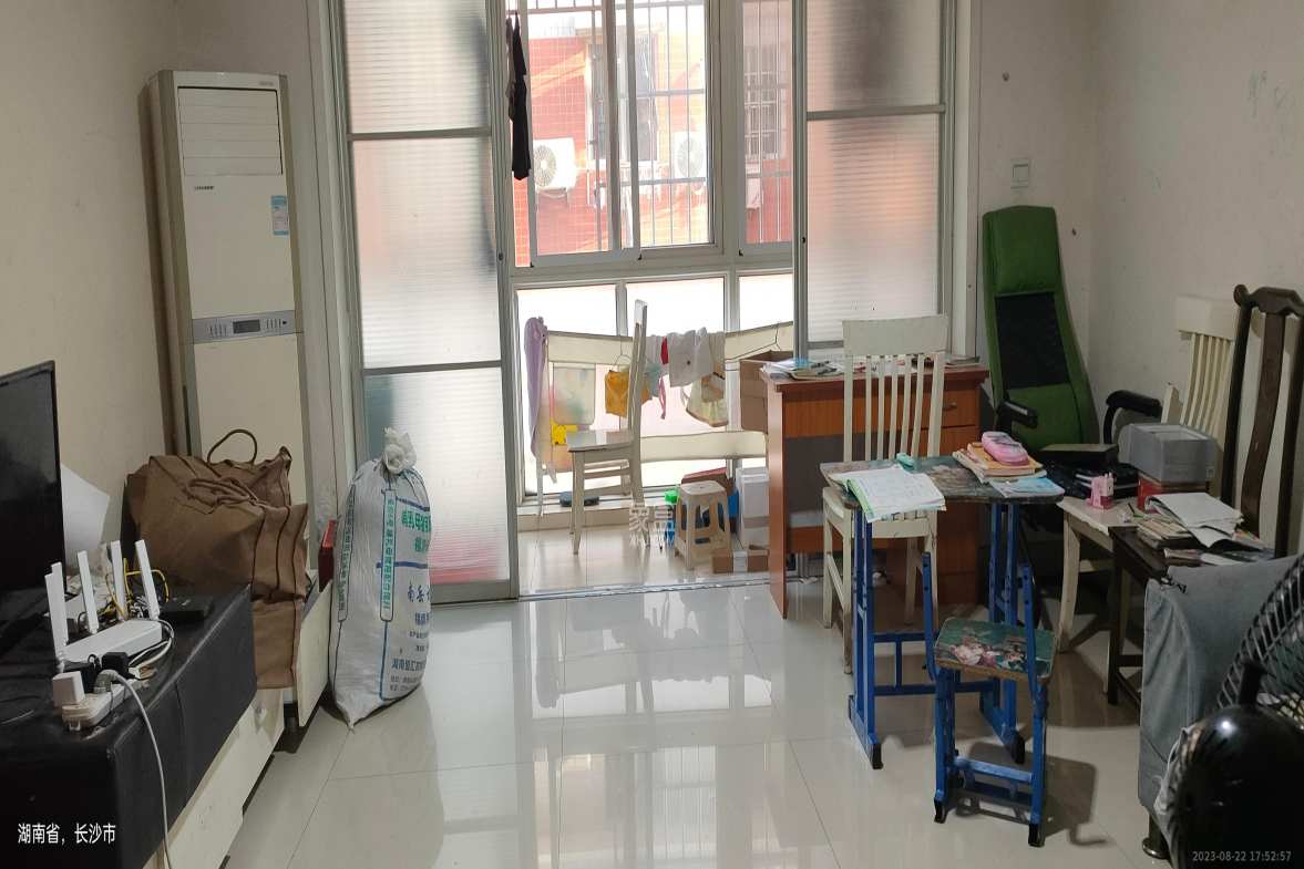 湘绣城  3室2厅1卫    1600.0元/月室内图1