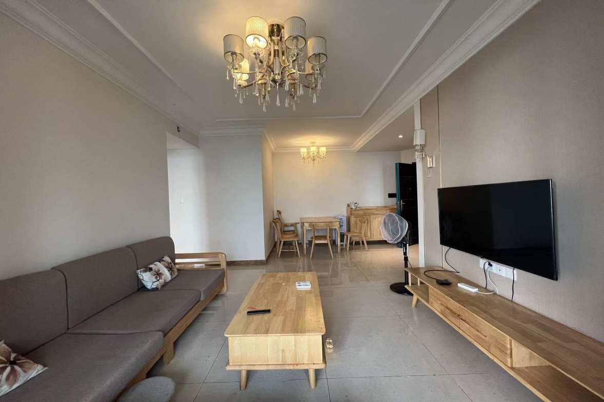 恒大南湖半岛  2室2厅1卫   2200.00元/月室内图1