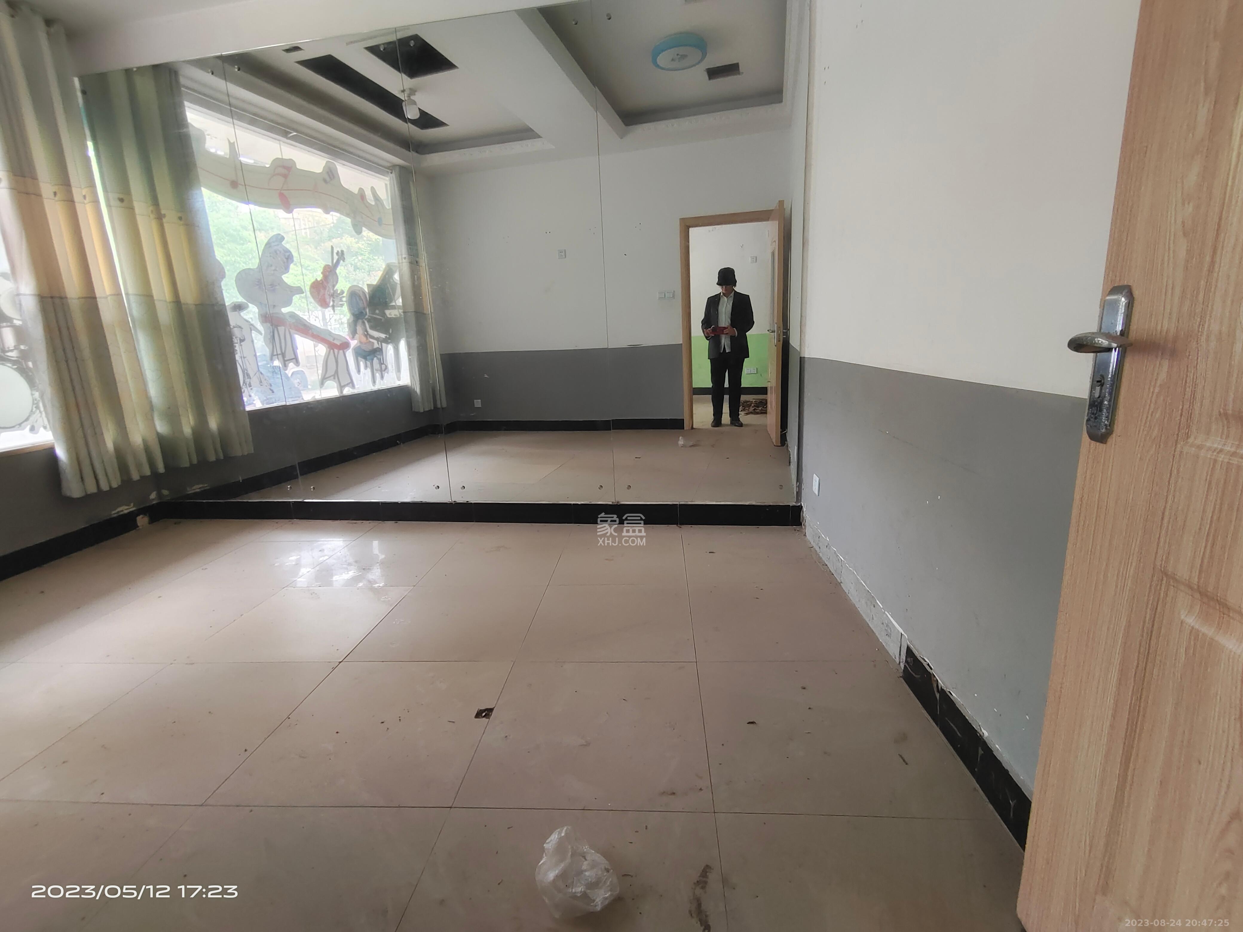 鄱阳小区   161.0㎡      4500.0元/月室内图