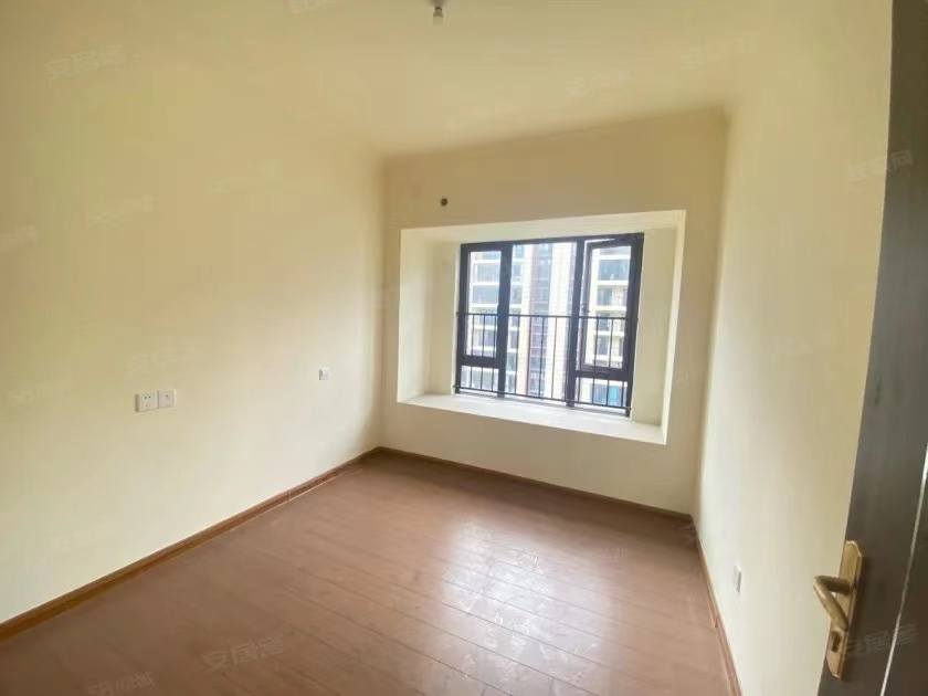 碧桂园豪园 3室2厅2卫 1500.0元/月 碧桂园豪园 3室2厅2卫 1500.0元/月室内图