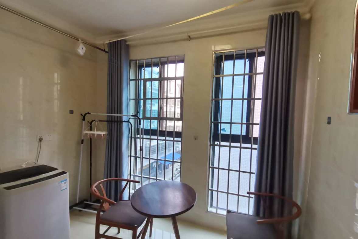 鸿星新天地  1室1厅1卫    1000.0元/月室内图