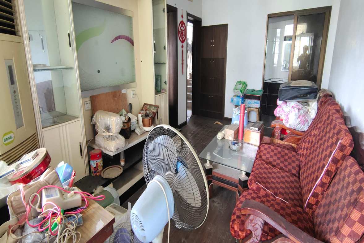 交通医院宿舍(雨花亭) 3室1厅1卫 1600.0元/月 交通医院宿舍(雨花亭) 3室1厅1卫 1600.0元/月室内图