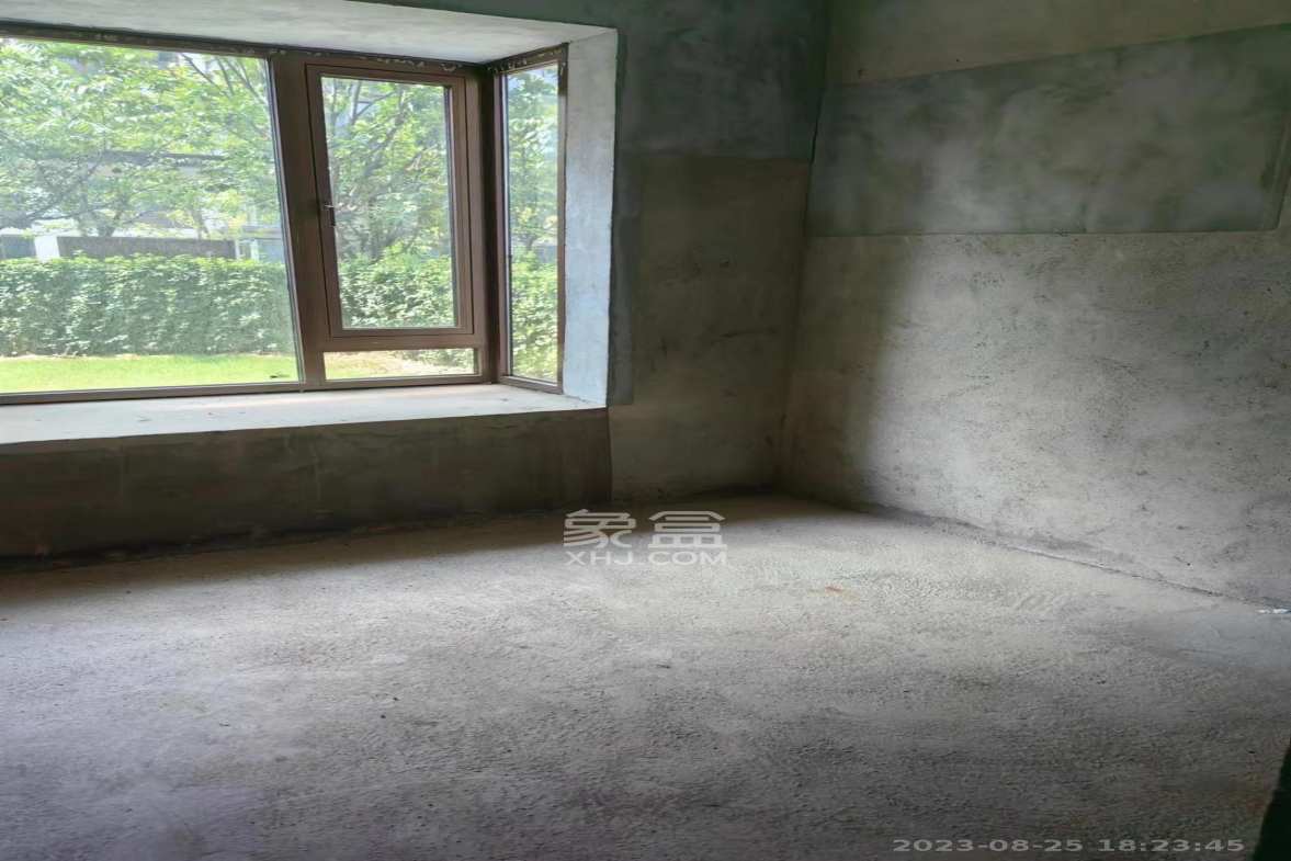 绿地麓湖郡  4室2厅2卫    3500.0元/月 绿地麓湖郡  4室2厅2卫    3500.0元/月室内图