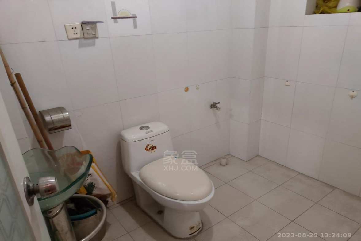 恒丰小区  3室2厅2卫   1200.00元/月室内图