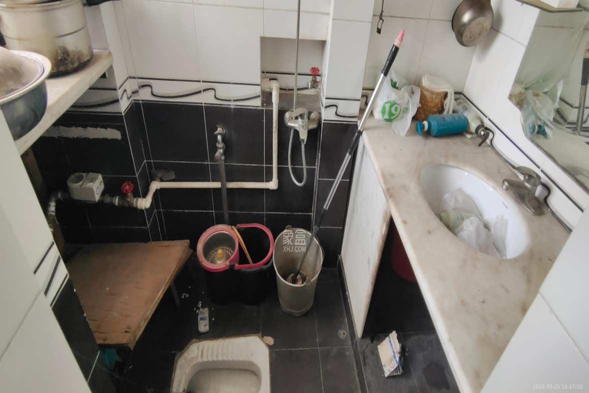 交通医院宿舍(雨花亭) 3室1厅1卫 1600.0元/月 交通医院宿舍(雨花亭) 3室1厅1卫 1600.0元/月室内图