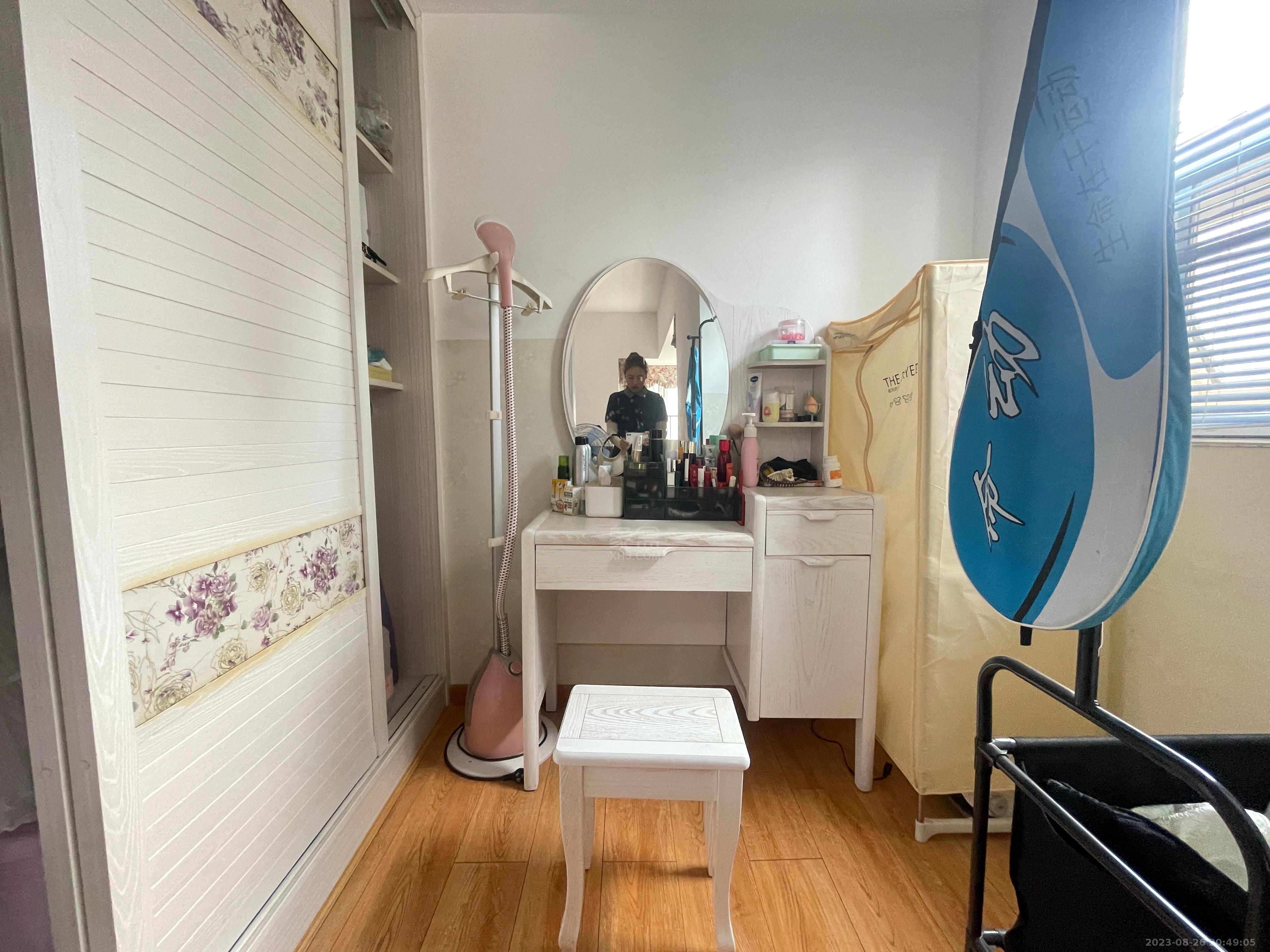 美的城二期  3室2厅2卫    1800.0元/月