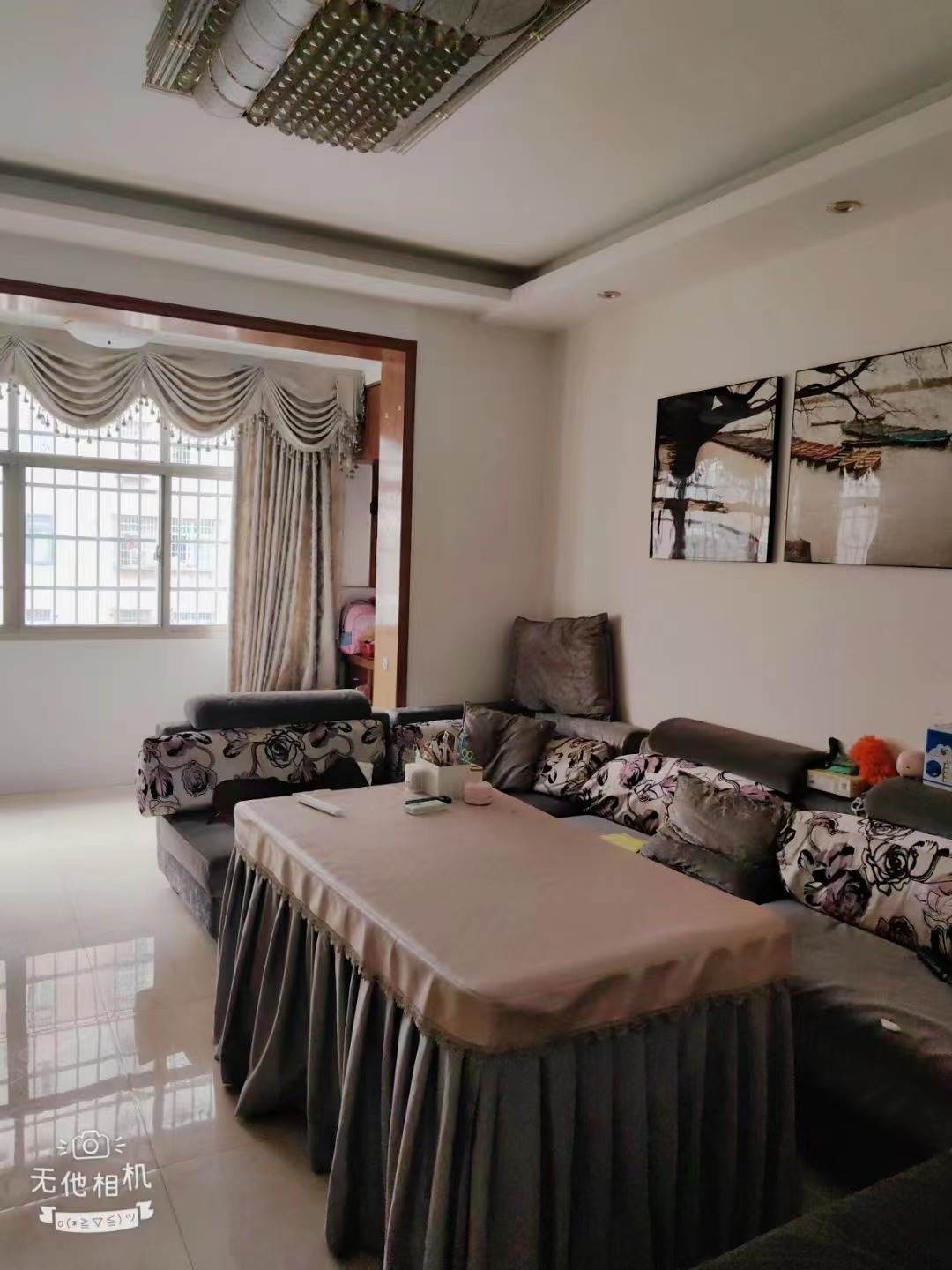 湘中园  3室2厅2卫    1300.0元/月室内图1