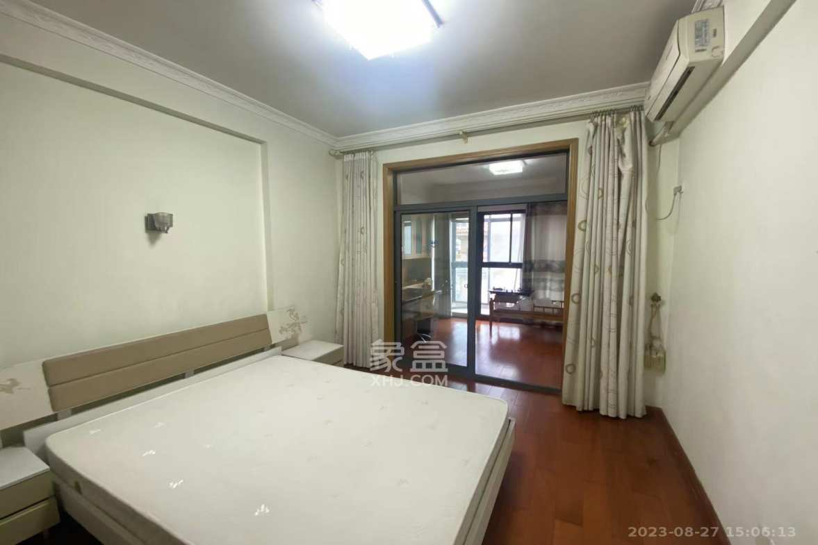 中城丽景香山园  3室2厅2卫   3300.00元/月室内图
