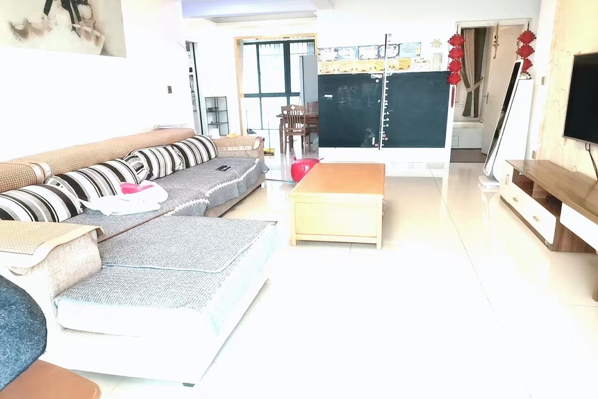 康城上品  3室2厅2卫   1680.00元/月室内图