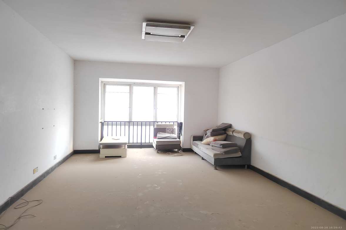 金鹰机电大市场  3室2厅2卫   1800.00元/月室内图