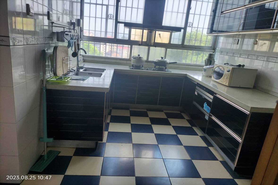 交警支队直属一大队家属楼  3室2厅2卫    63.8万室内图1