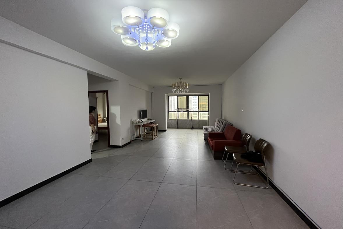 金凤公寓  2室2厅1卫    1500.0元/月 金凤公寓  2室2厅1卫    1500.0元/月室内图