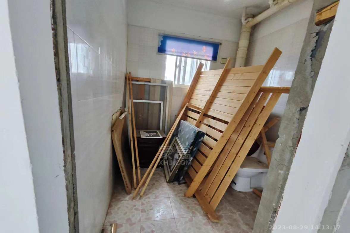 耀华大厦 3室1厅1卫 2800.0元/月 耀华大厦 3室1厅1卫 2800.0元/月室内图