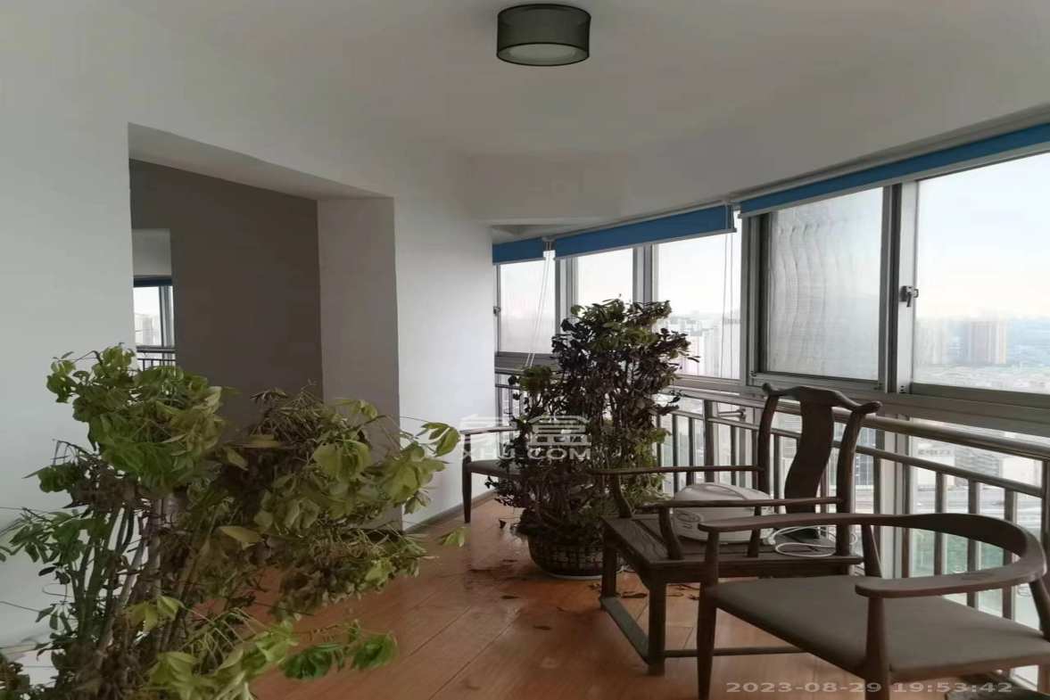 华雅花园  6室2厅2卫    6000.0元/月室内图