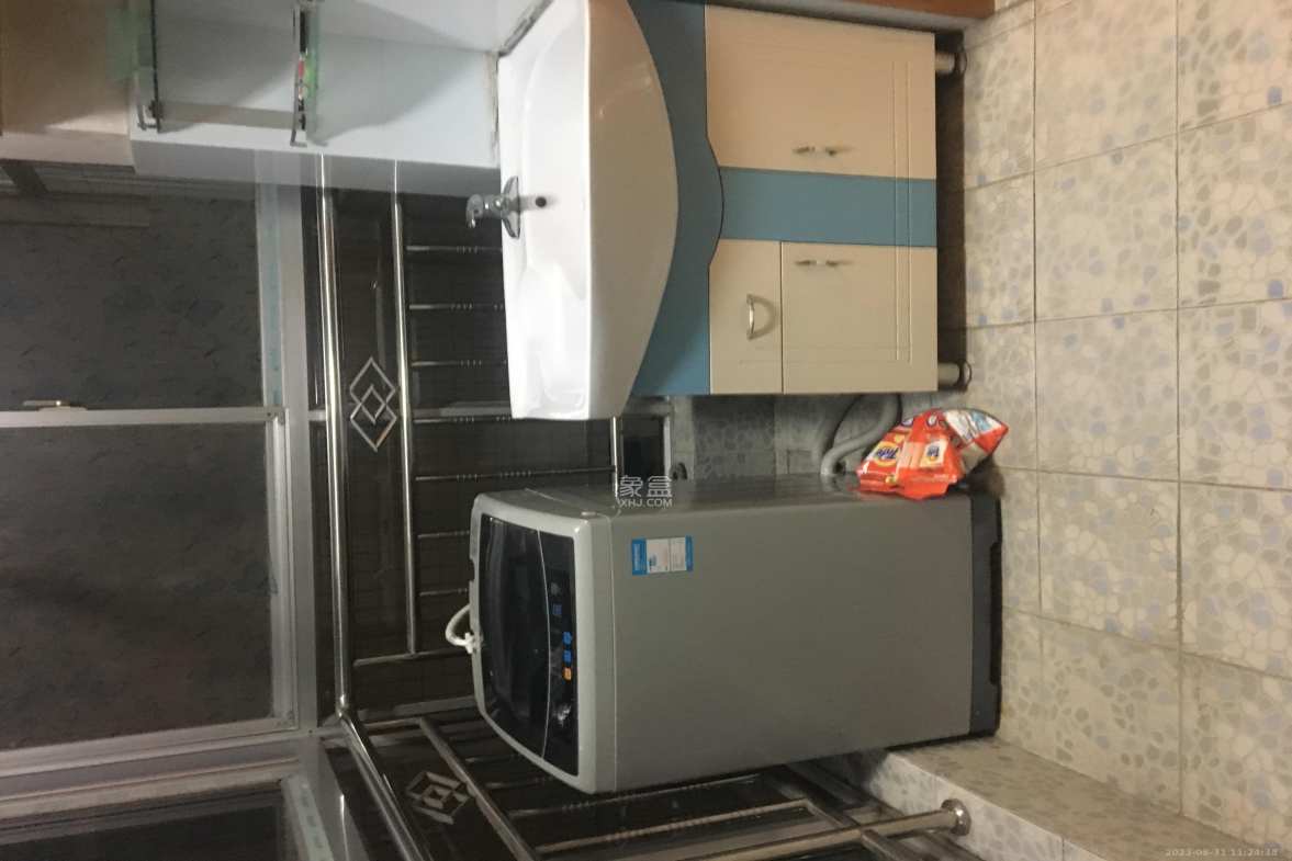 华银园 5室2厅2卫 3200.0元/月 华银园 5室2厅2卫 3200.0元/月室内图