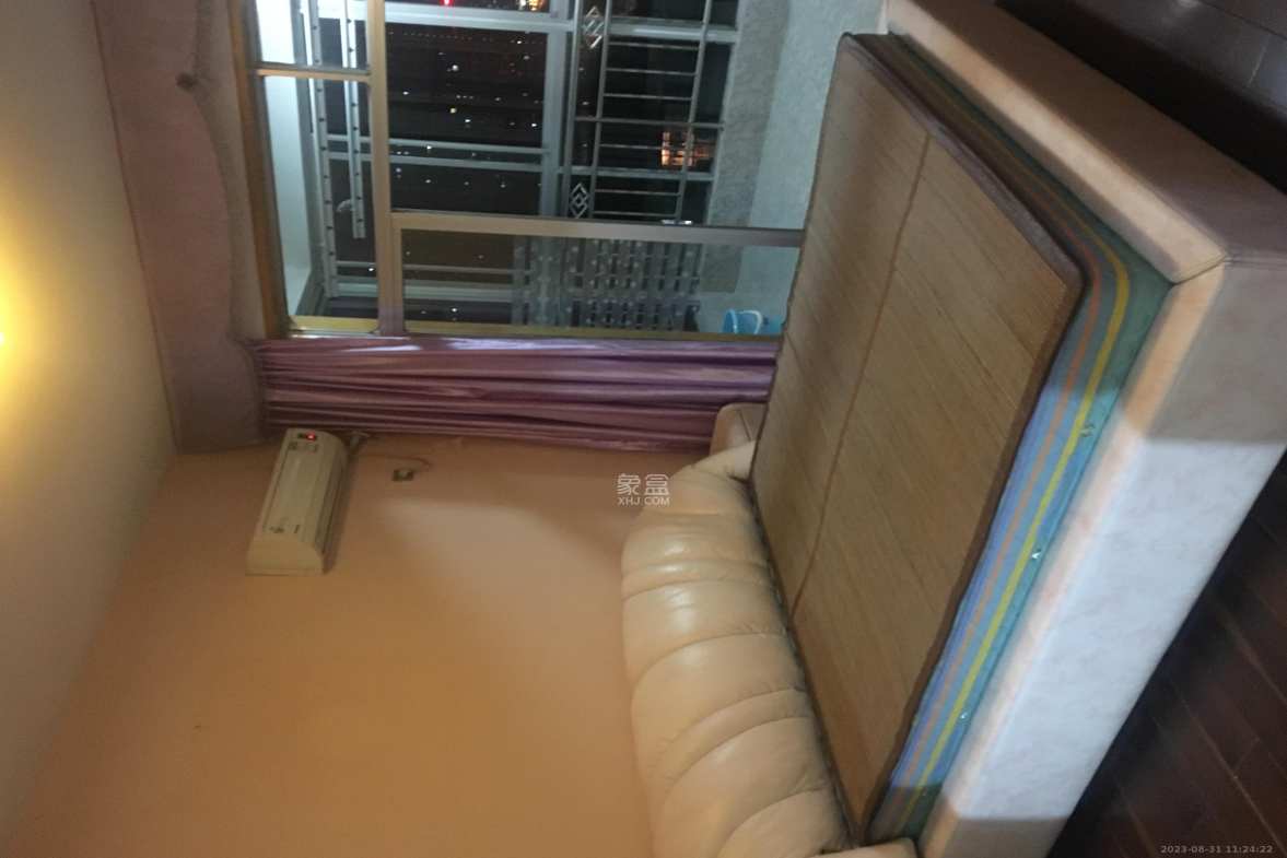 华银园 5室2厅2卫 3200.0元/月 华银园 5室2厅2卫 3200.0元/月室内图