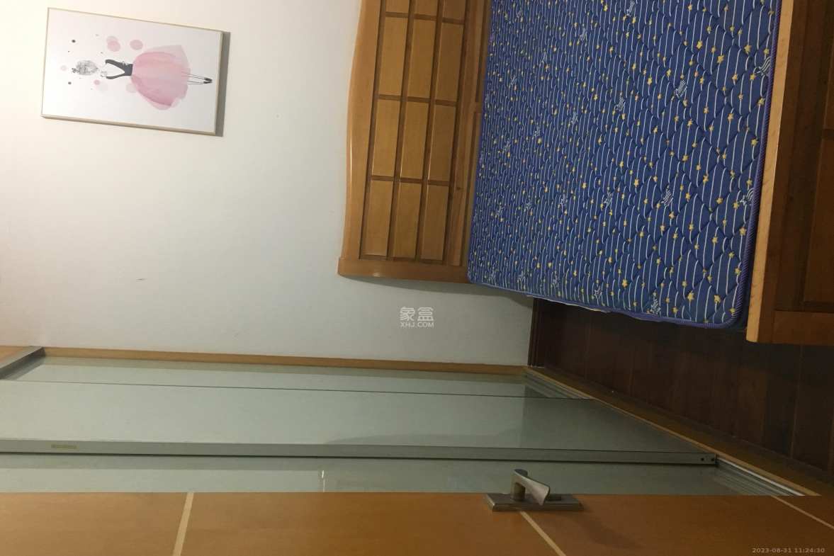 华银园 5室2厅2卫 3200.0元/月 华银园 5室2厅2卫 3200.0元/月室内图