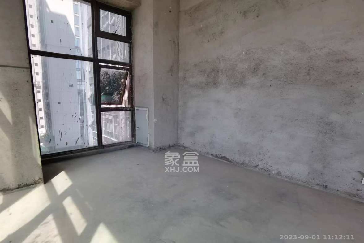 绿地V岛  1室1厅1卫    1500.0元/月室内图