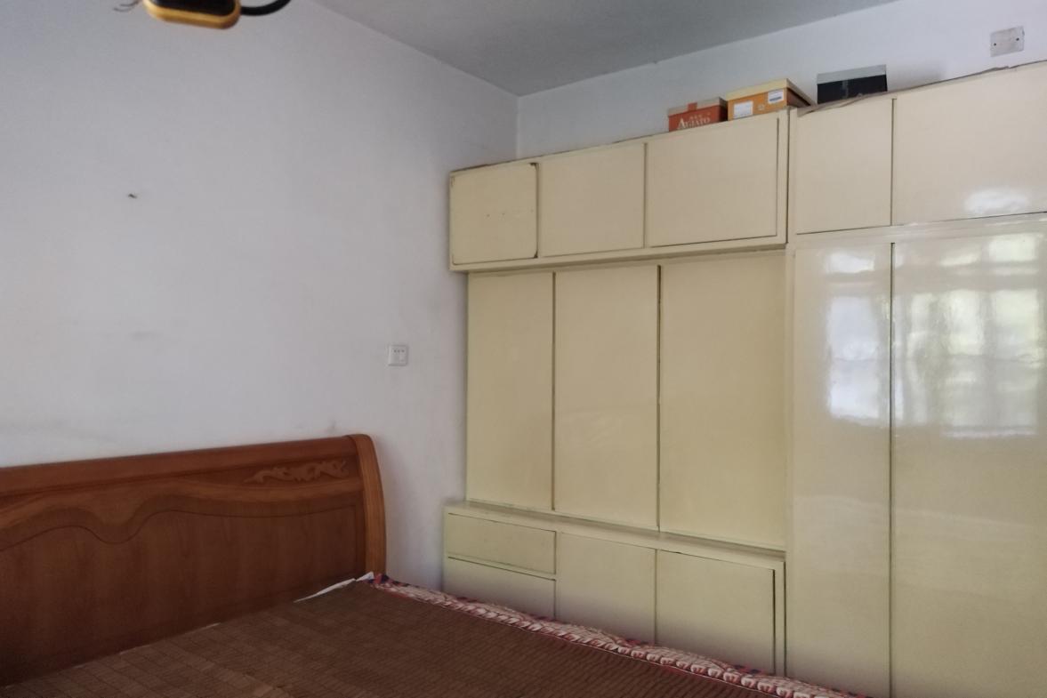 谭家山社区  2室1厅1卫    35.8万 谭家山社区  2室1厅1卫    35.8万卧室