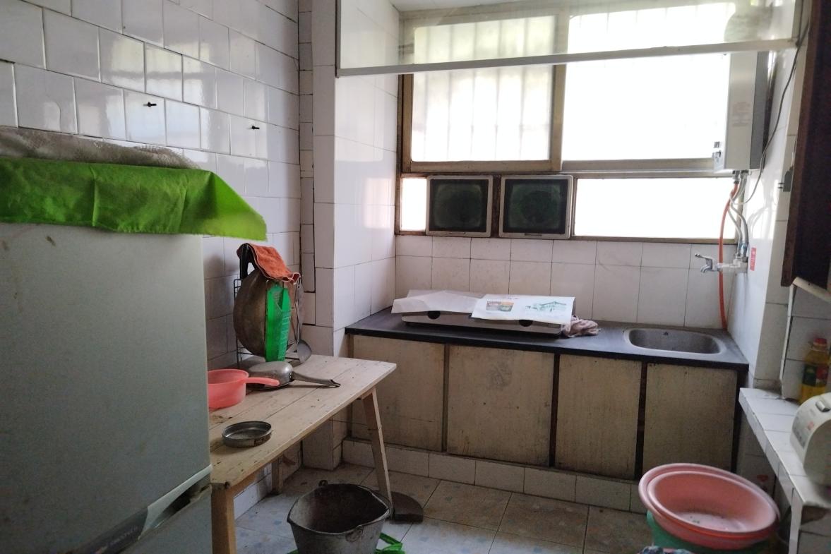 谭家山社区  2室1厅1卫    35.8万 谭家山社区  2室1厅1卫    35.8万厨房