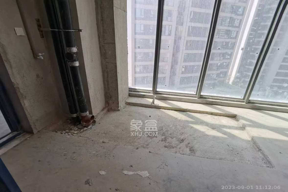 绿地V岛  1室1厅1卫    1500.0元/月室内图