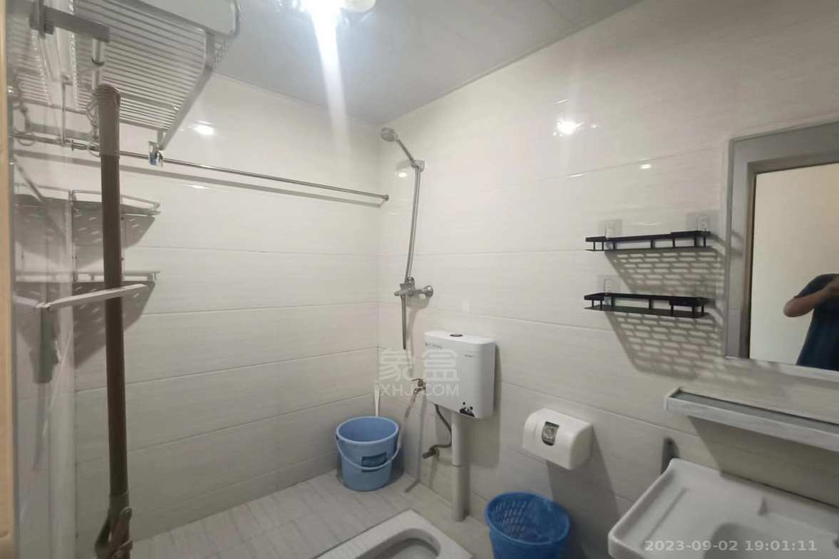 庐山一号  2室1厅1卫    1600.0元/月室内图