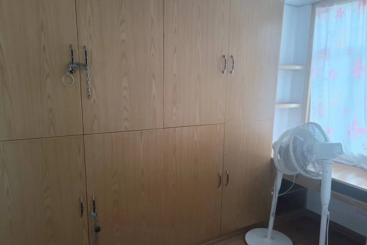 雅士林湘苑一期  3室2厅2卫   2300.00元/月室内图