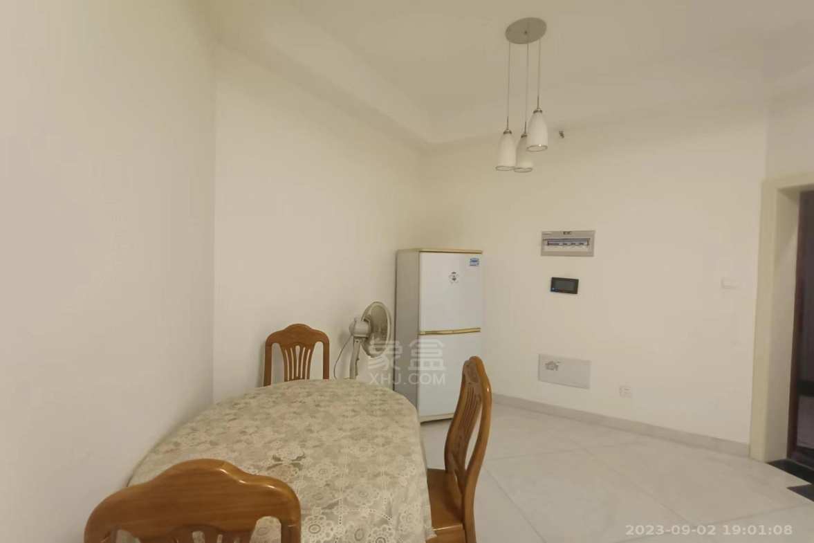 庐山一号  2室1厅1卫    1600.0元/月室内图