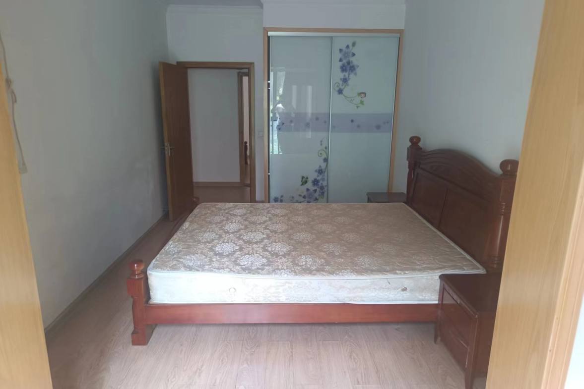 雅士林湘苑一期  3室2厅2卫   2300.00元/月室内图