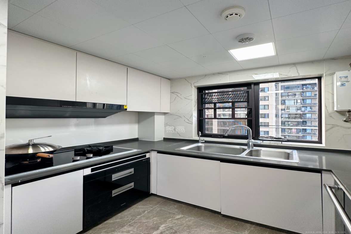 万科里金域国际  4室2厅2卫    10000.0元/月室内图