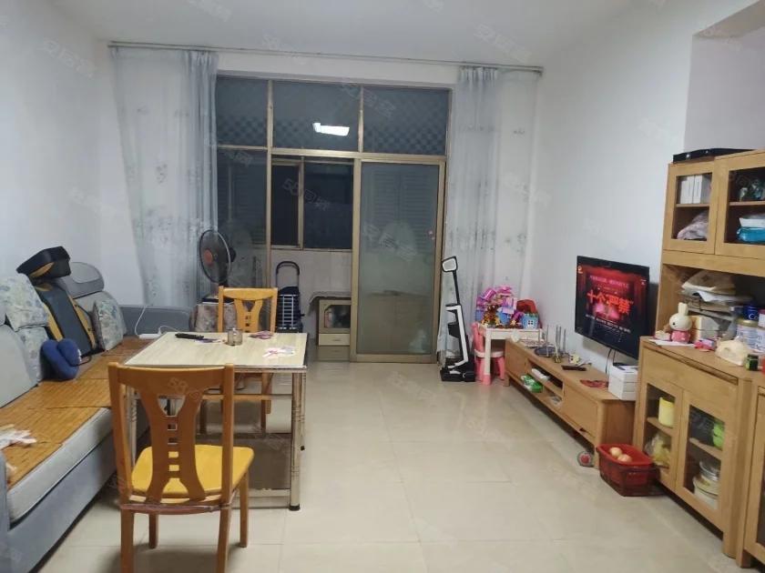 涟邵北苑  3室2厅2卫    69.8万客厅