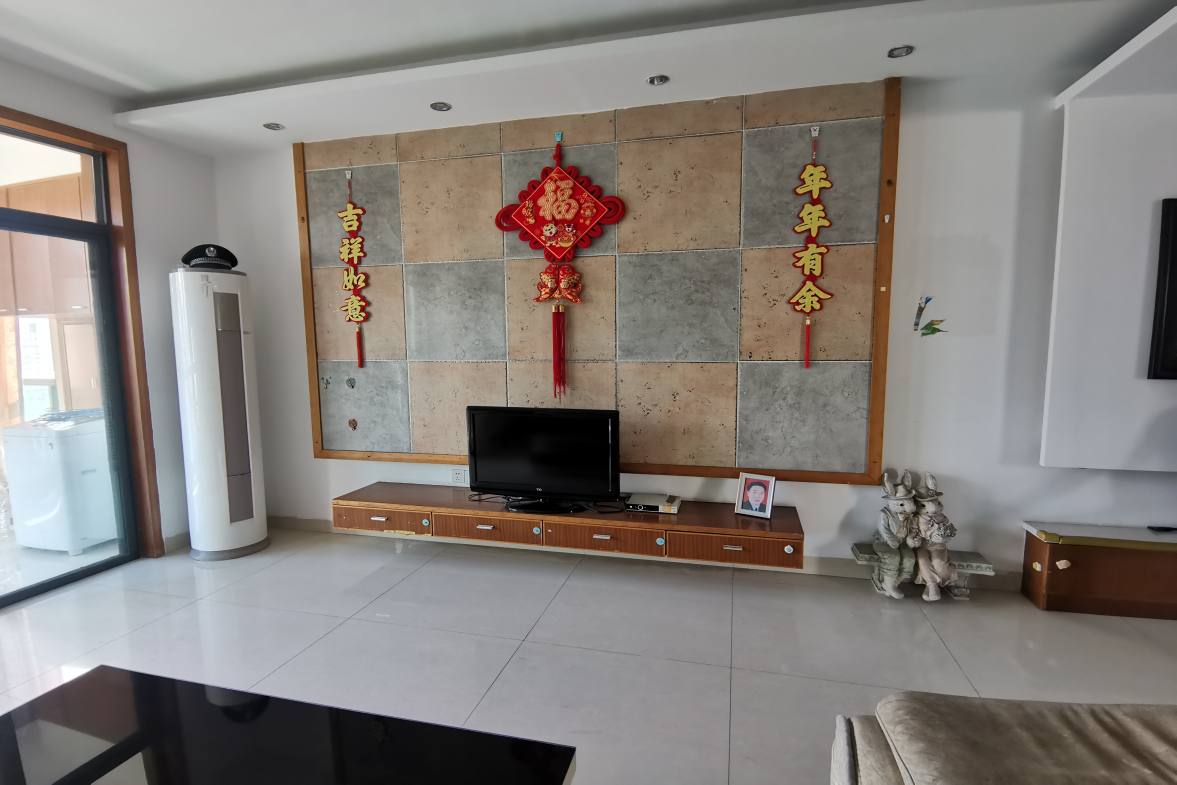 尚邦领域  3室2厅2卫    2300.0元/月室内图1