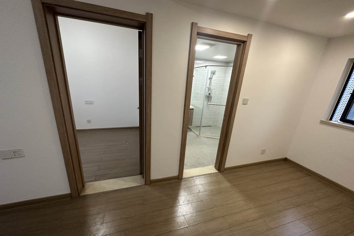 东部美的城  3室2厅2卫    2000.0元/月户型图