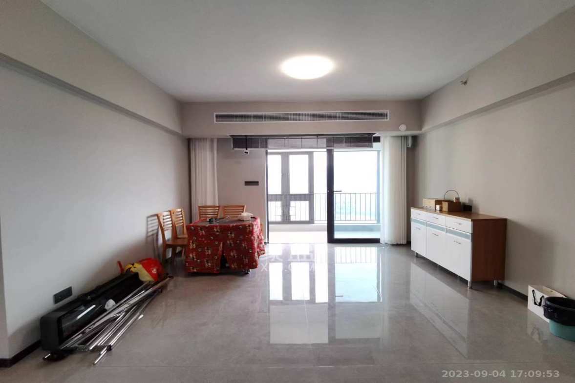 时代梅溪领峰  4室2厅3卫    5600.0元/月室内图