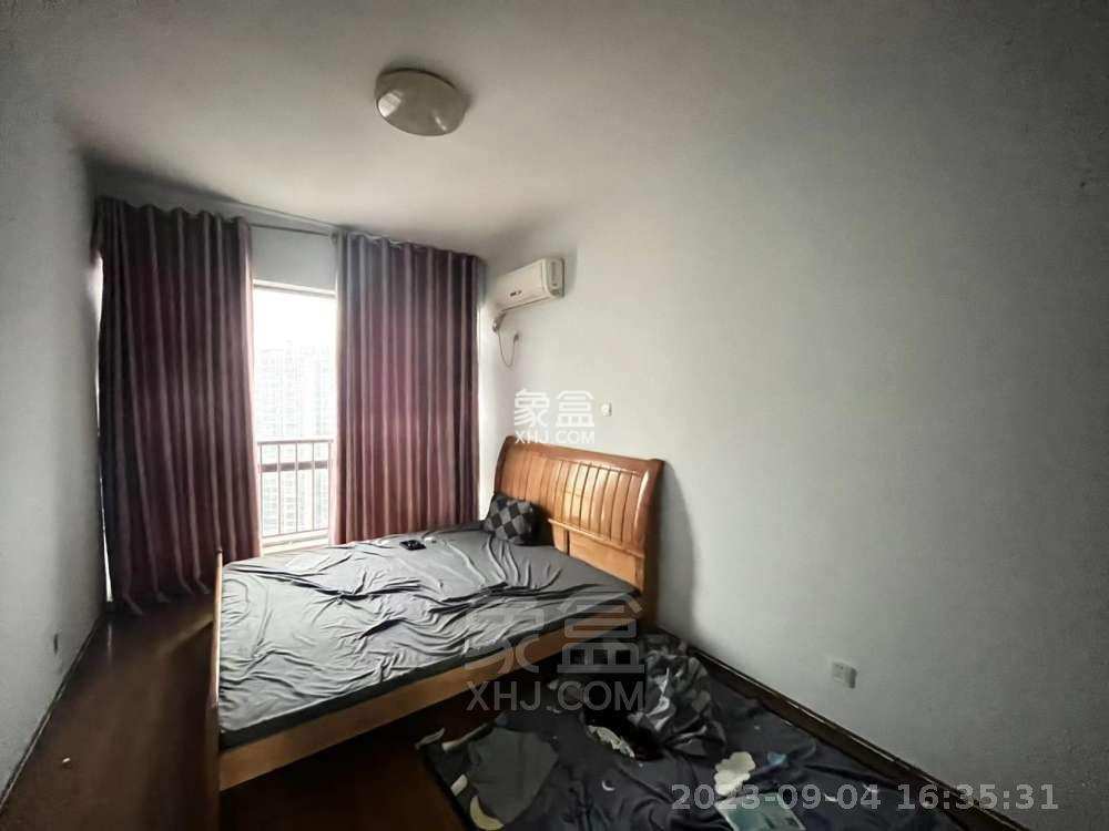 流金岁月-华晨国际  3室2厅2卫    2200.0元/月室内图1