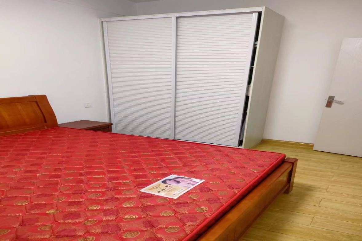 景湖春天  2室2厅1卫   1800.00元/月室内图