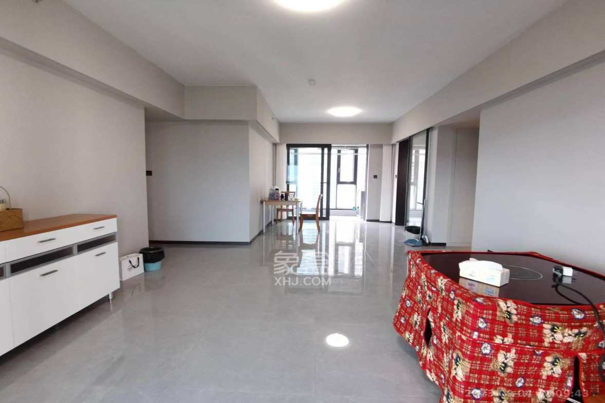 时代梅溪领峰  4室2厅3卫    5600.0元/月室内图