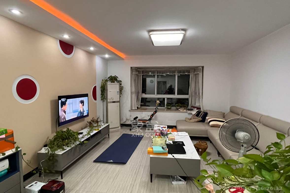 嘉盛华庭（一期、二期、三期）  3室2厅1卫    3100.0元/月室内图