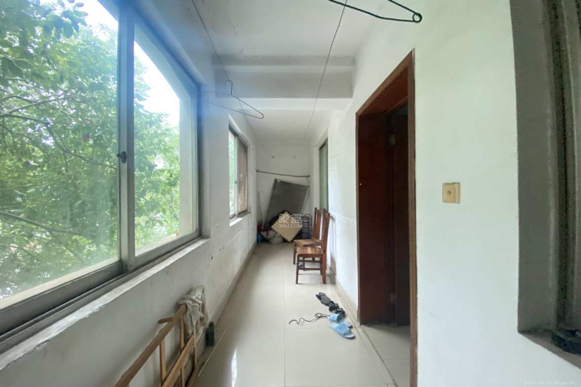 中南汽车世界 2室2厅1卫 1100.0元/月 中南汽车世界 2室2厅1卫 1100.0元/月室内图