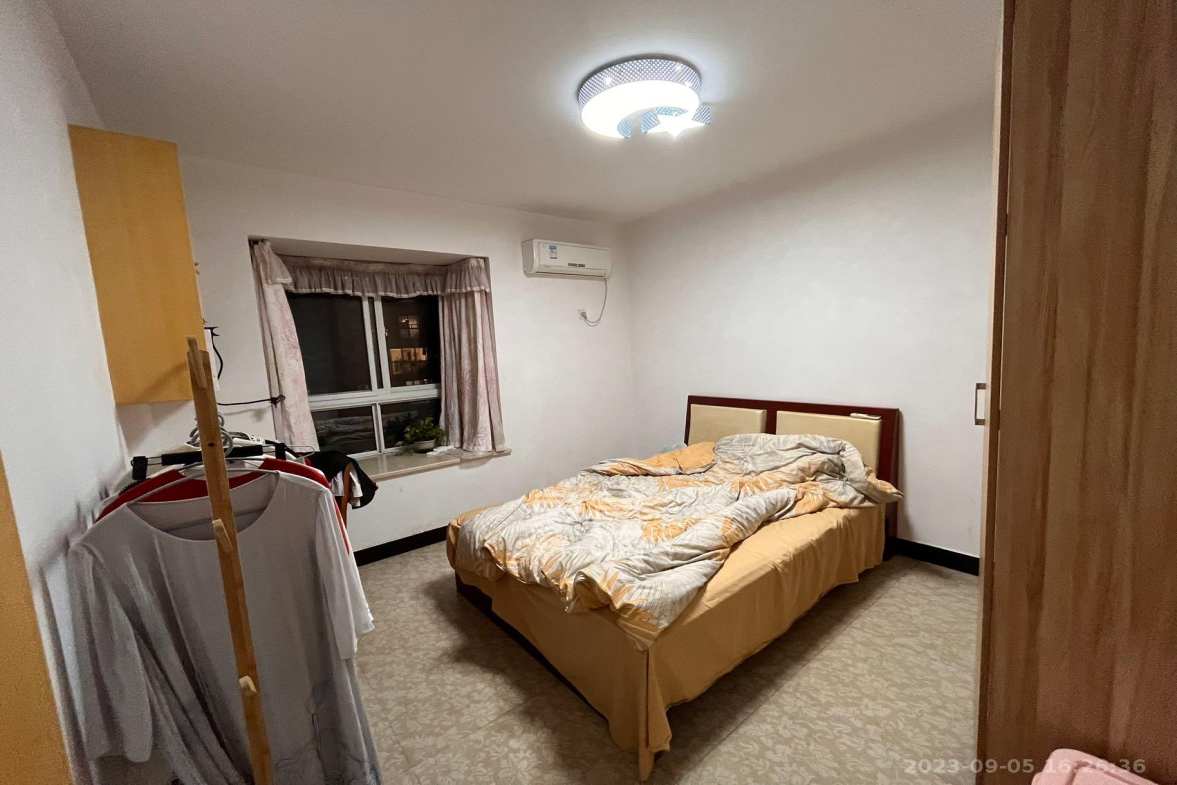 嘉盛华庭（一期、二期、三期）  3室2厅1卫    3100.0元/月室内图