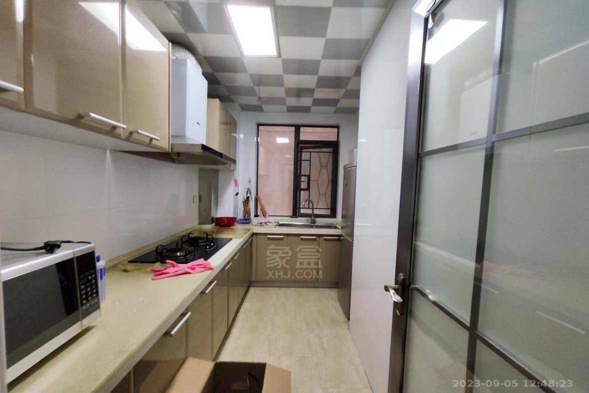 庐山春天二期曼城 2室2厅1卫 2300.0元/月 庐山春天二期曼城 2室2厅1卫 2300.0元/月室内图