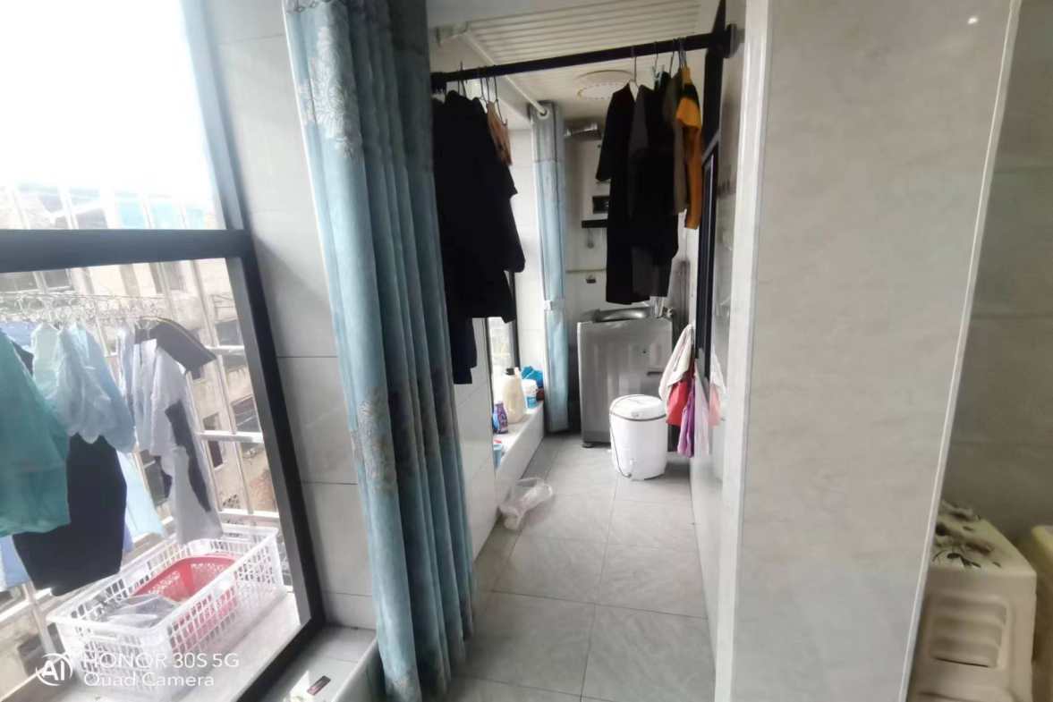鹏泰路桥大厦  3室2厅2卫   72.80万室内图
