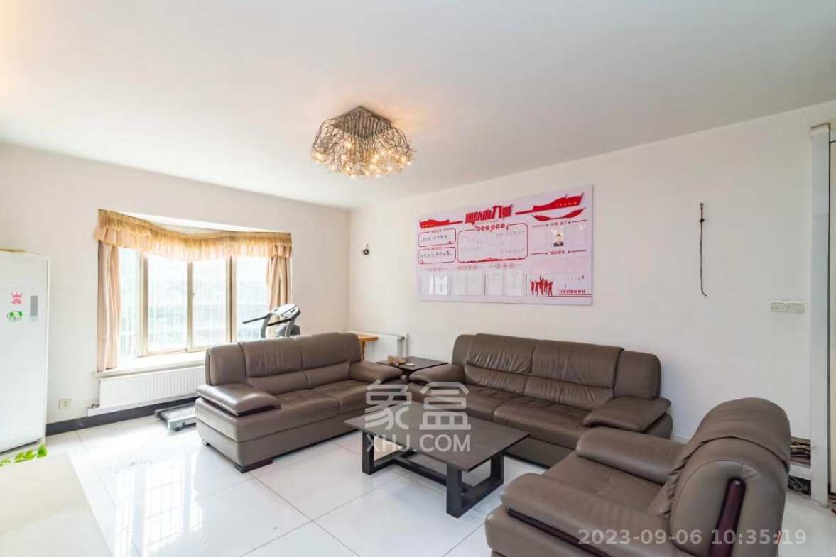 先福村住宅楼(移动公司宿舍)  4室2厅2卫    3500.0元/月 先福村住宅楼(移动公司宿舍)  4室2厅2卫    3500.0元/月室内图