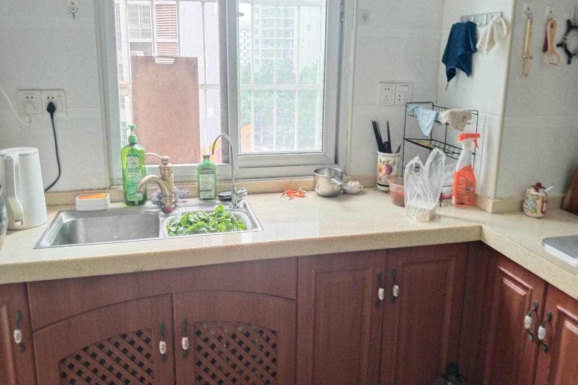 城典丽园  3室2厅2卫    79.8万客厅