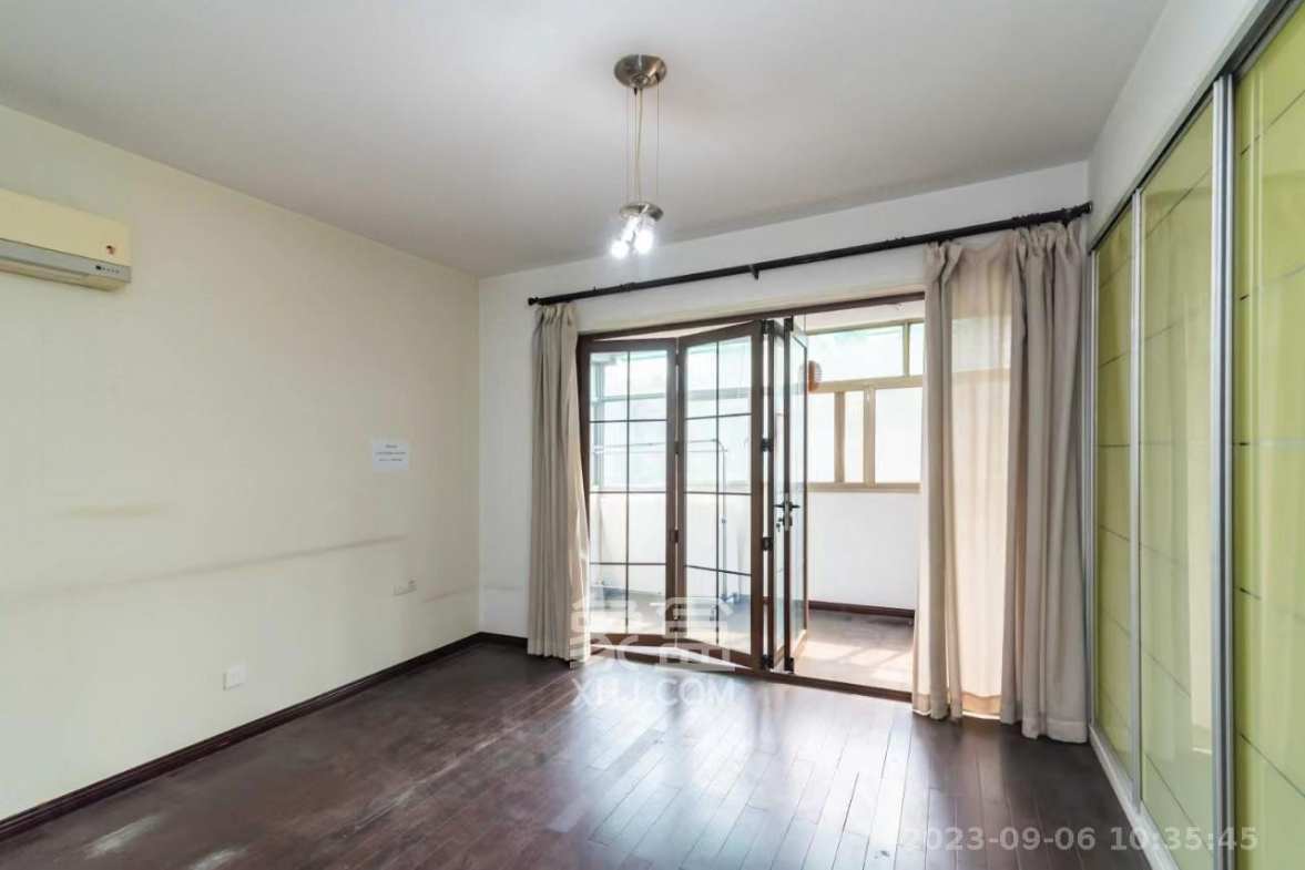 先福村住宅楼(移动公司宿舍)  4室2厅2卫    3500.0元/月 先福村住宅楼(移动公司宿舍)  4室2厅2卫    3500.0元/月室内图