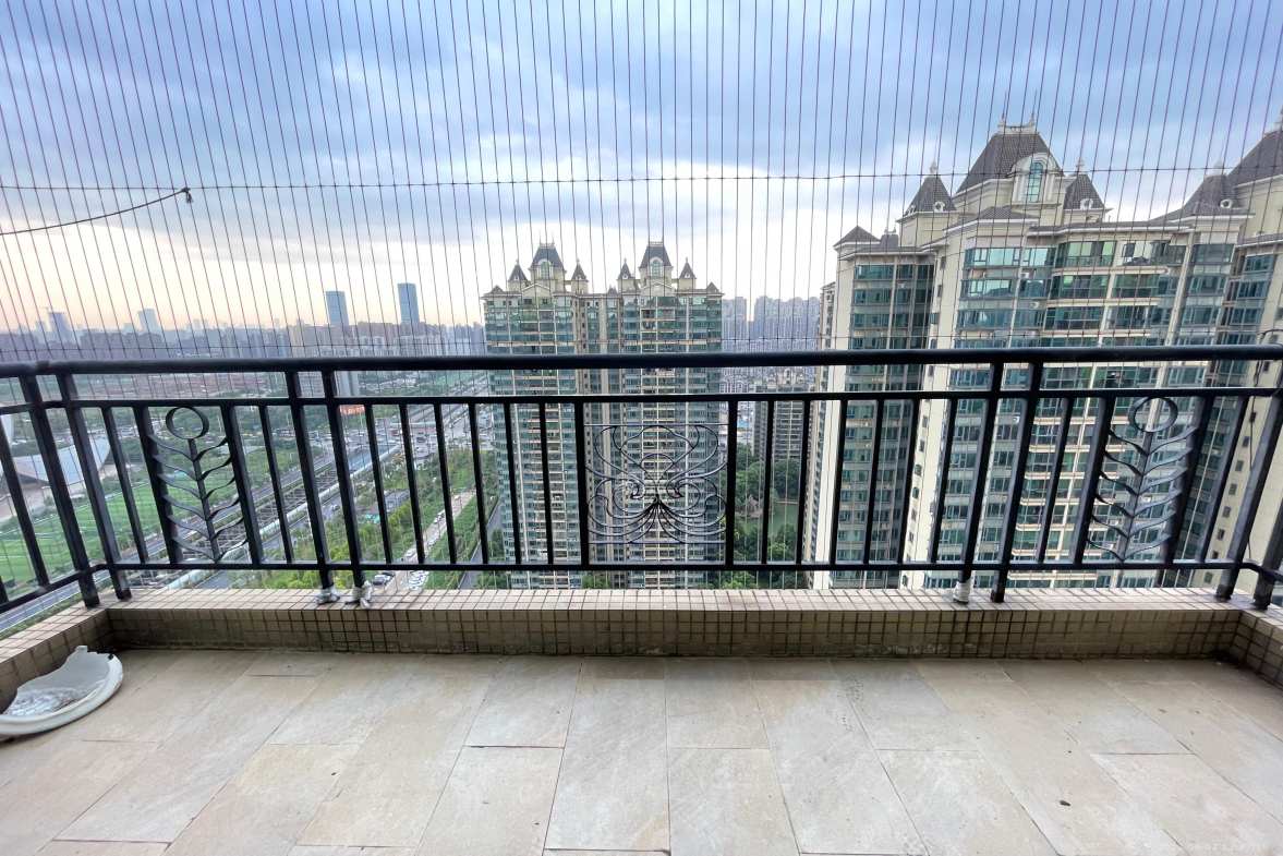 恒大绿洲  3室2厅1卫    2600.0元/月室内图