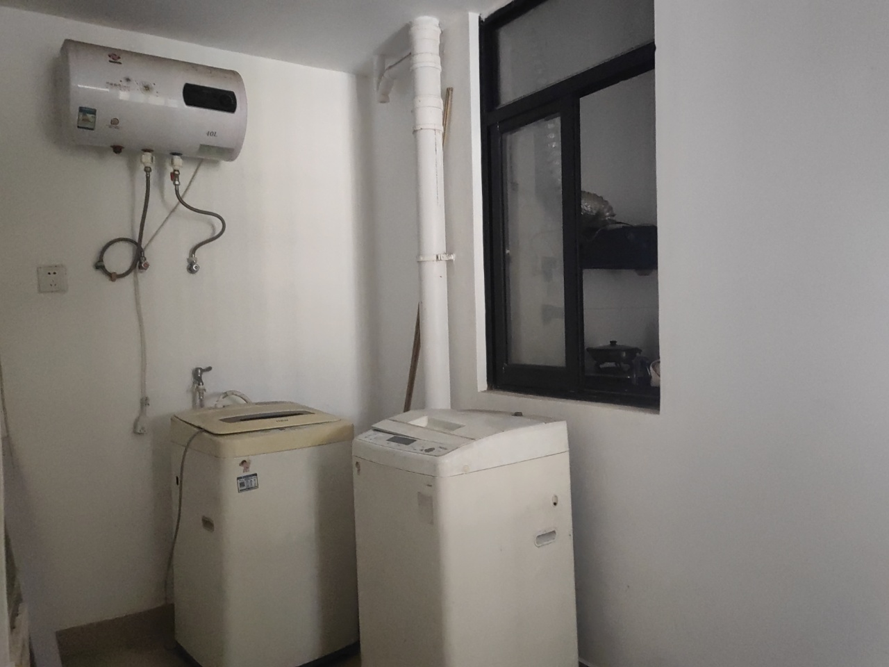 盛贤景都  3室2厅1卫    3000.0元/月