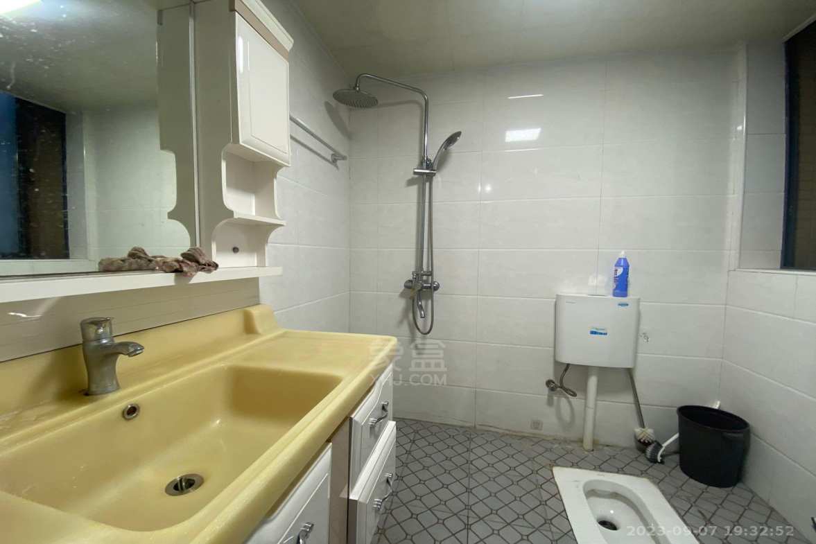 泰山公馆 2室2厅1卫 1500.0元/月 泰山公馆 2室2厅1卫 1500.0元/月室内图